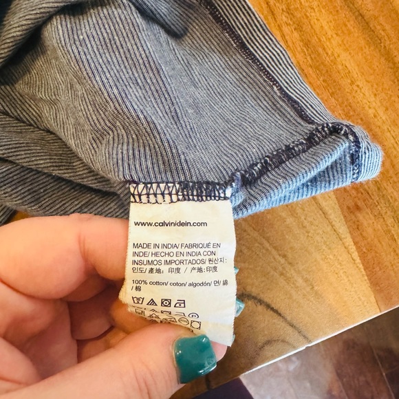 Calvin Klein Crew Neck Tee - Picture 4 of 4